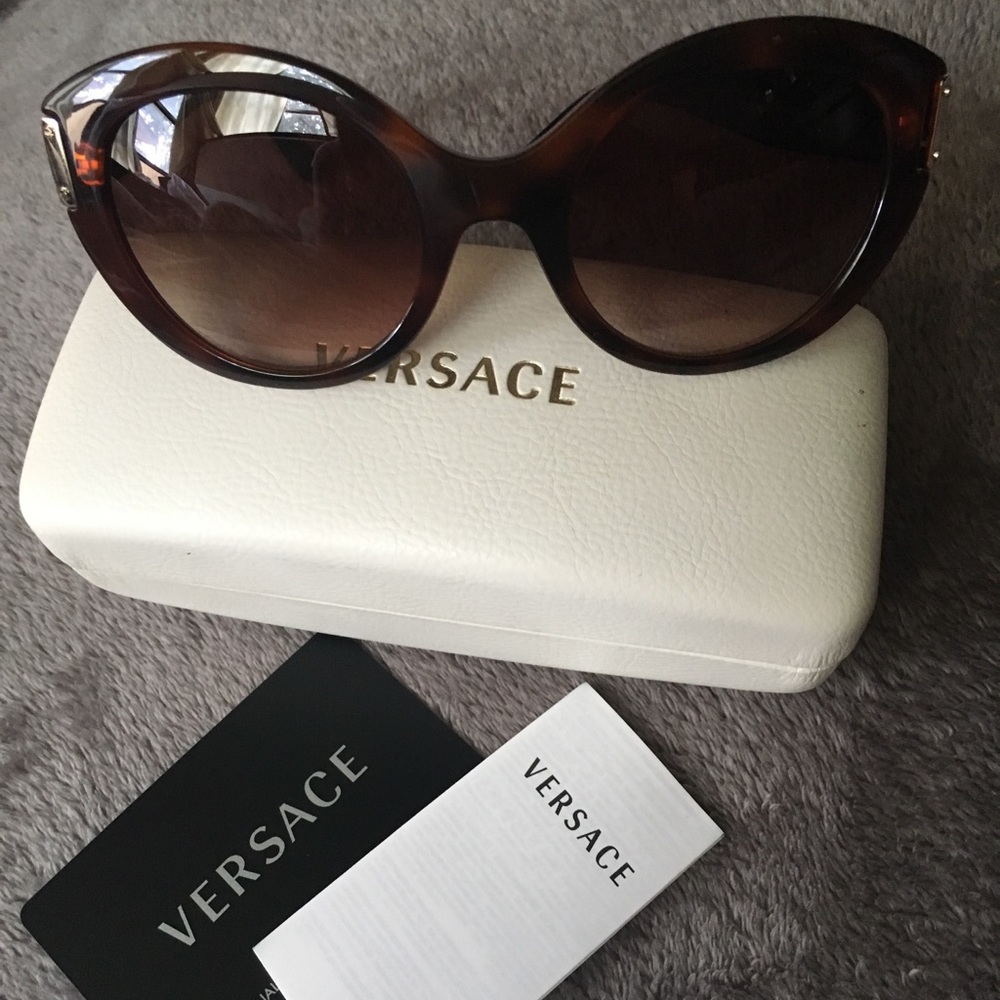 Versace Women's Sunglasses MOD.4310 Made In Italy.